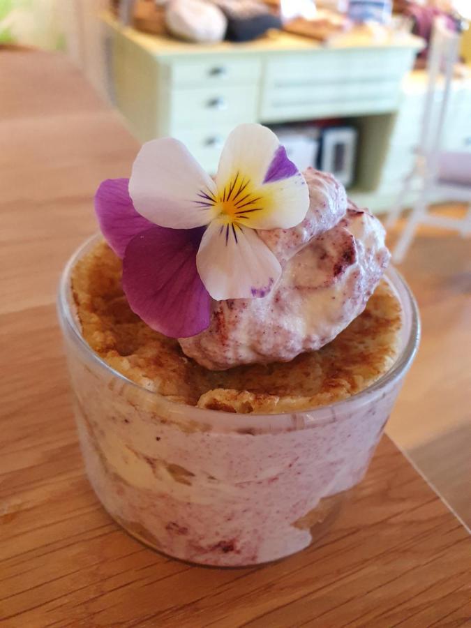 Yggdrasil Farmhotel Retreat, Spa & Yoga Straumsbukta エクステリア 写真