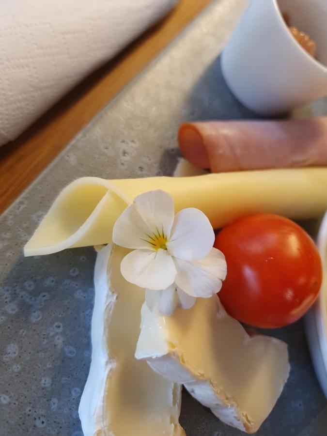 Yggdrasil Farmhotel Retreat, Spa & Yoga Straumsbukta エクステリア 写真