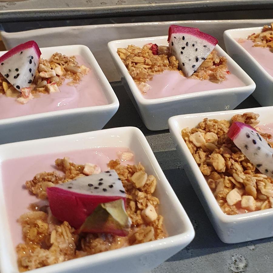 Yggdrasil Farmhotel Retreat, Spa & Yoga Straumsbukta エクステリア 写真