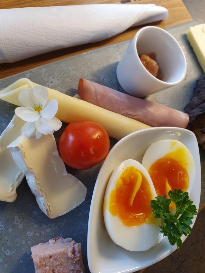 Yggdrasil Farmhotel Retreat, Spa & Yoga Straumsbukta エクステリア 写真