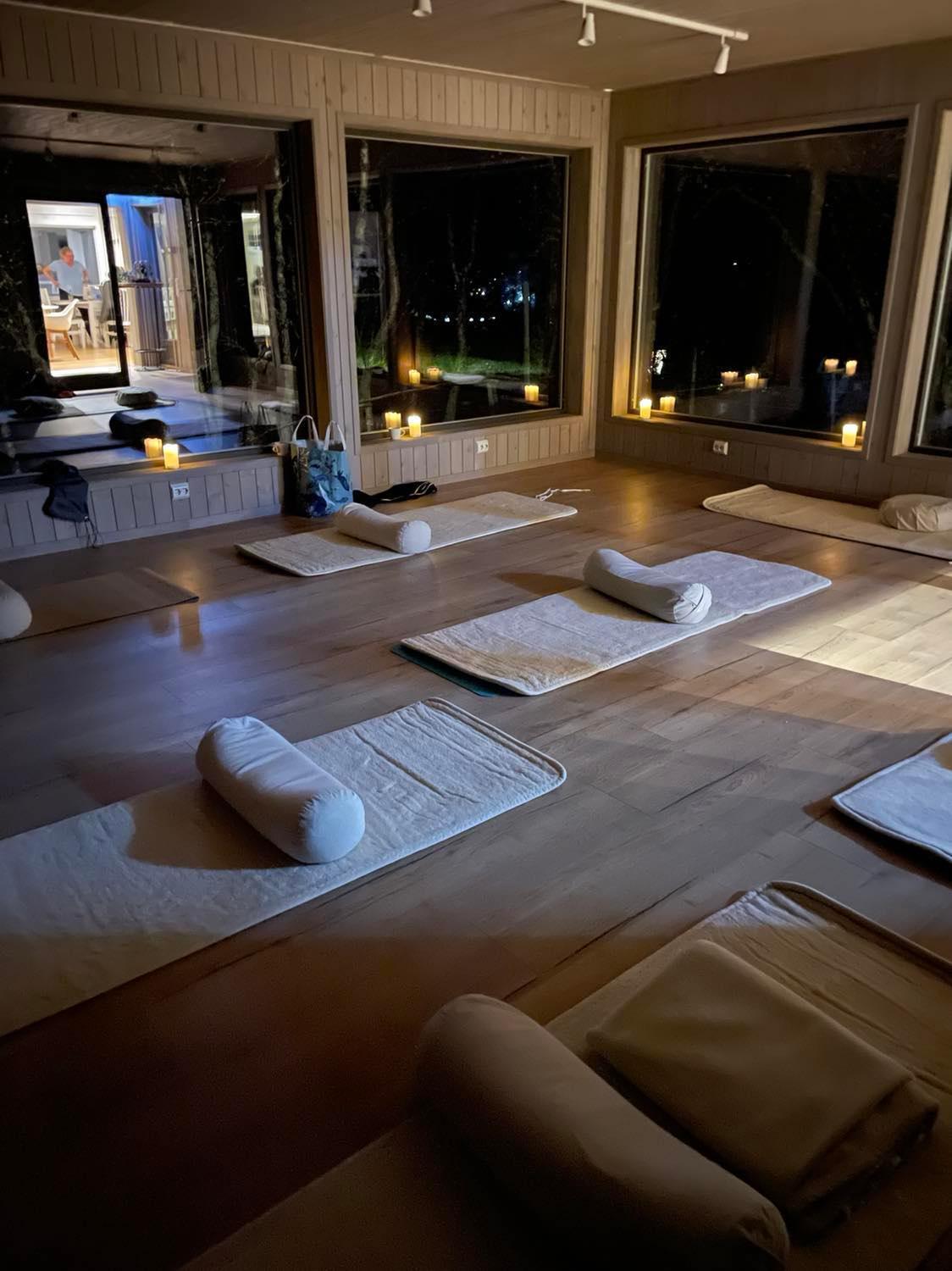 Yggdrasil Farmhotel Retreat, Spa & Yoga Straumsbukta エクステリア 写真