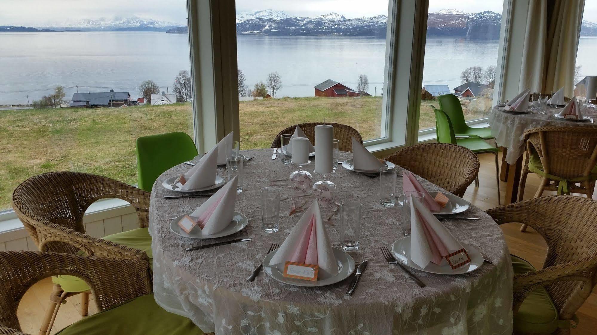 Yggdrasil Farmhotel Retreat, Spa & Yoga Straumsbukta エクステリア 写真