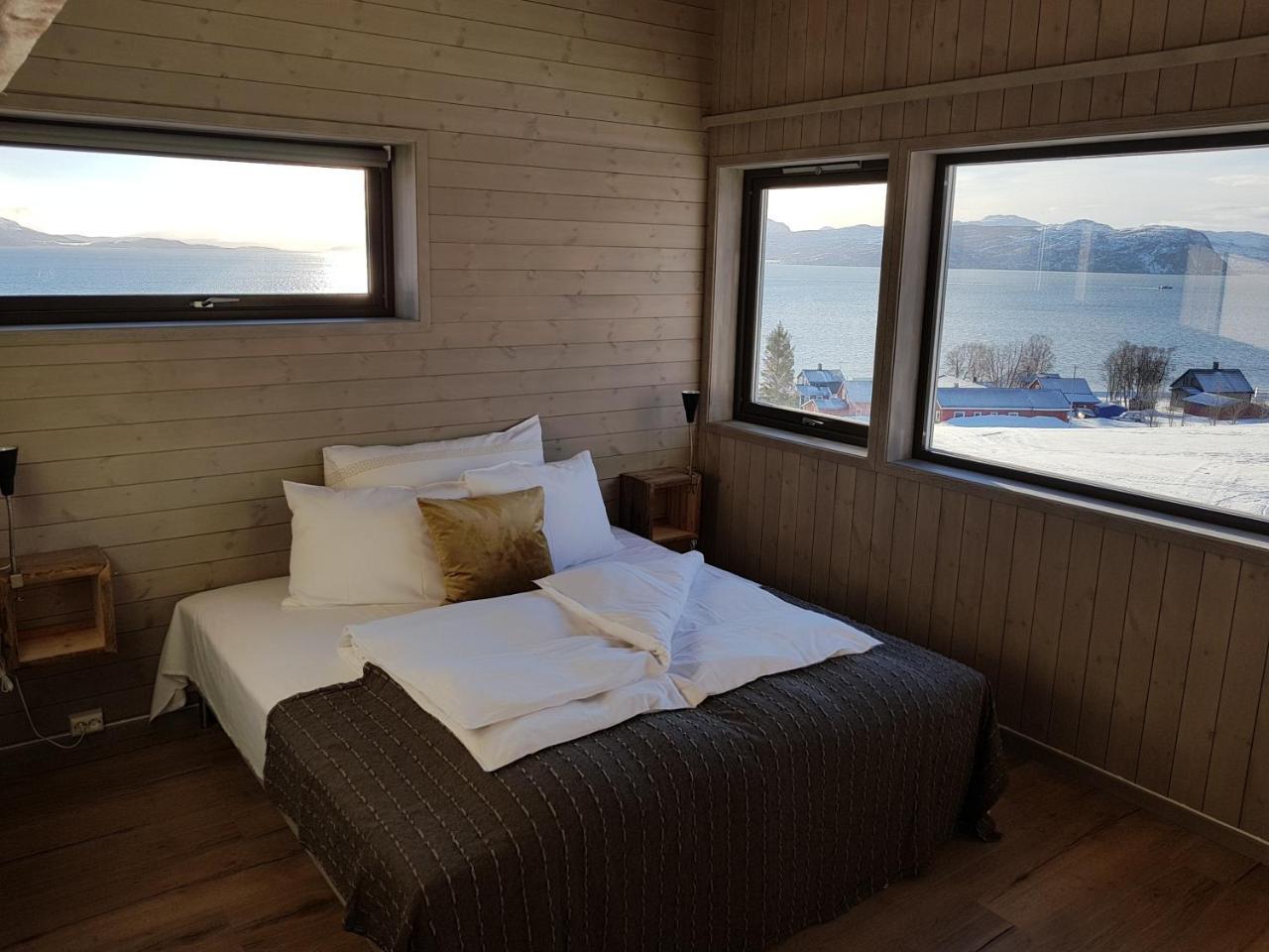 Yggdrasil Farmhotel Retreat, Spa & Yoga Straumsbukta エクステリア 写真