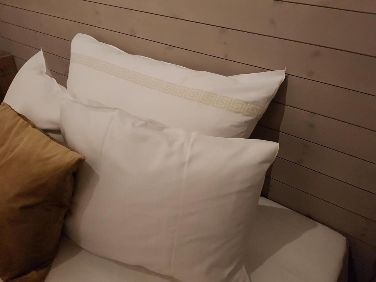 Yggdrasil Farmhotel Retreat, Spa & Yoga Straumsbukta エクステリア 写真